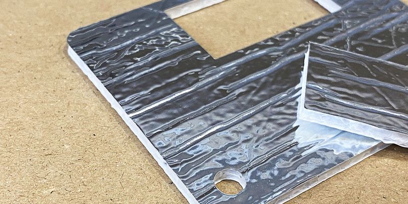 gehaeusedaemmung-2mm-laserschneiden95C6B157-A62D-8A30-1178-6C90386BD3B1.jpg